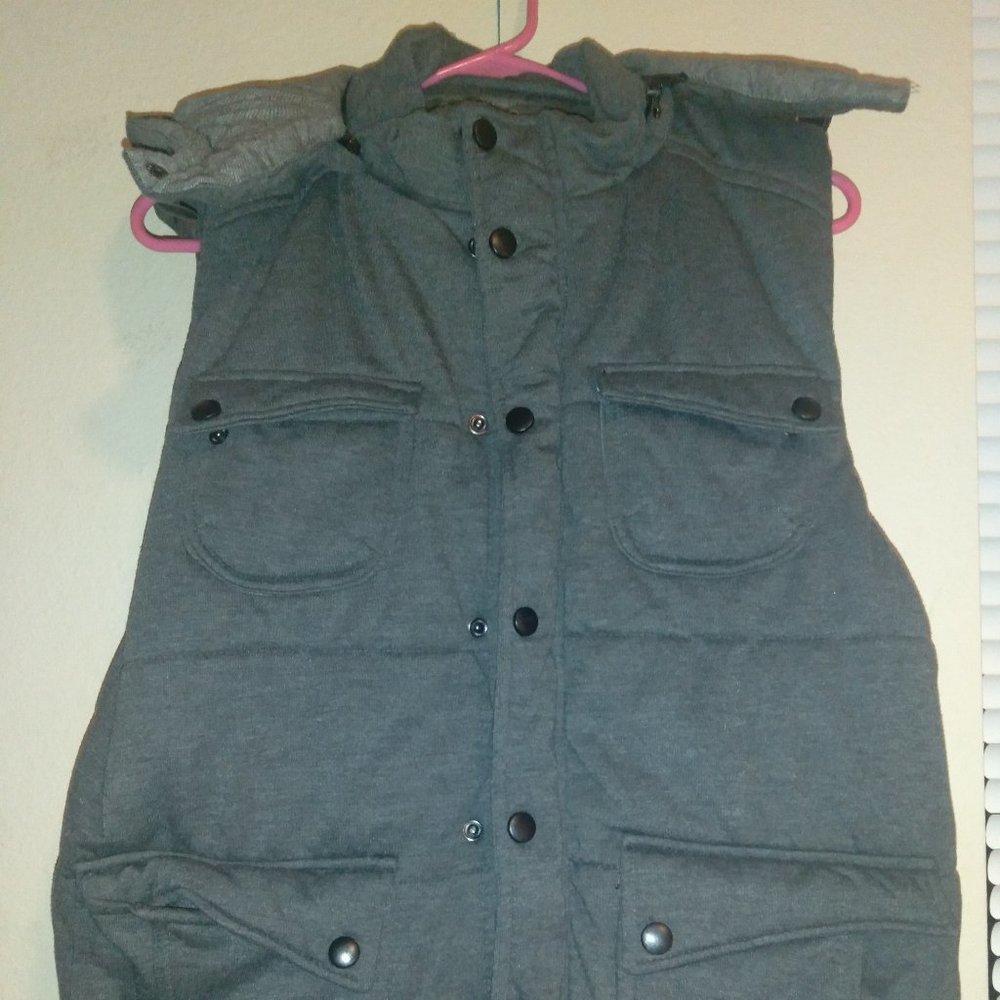 Warm grey vest with hoodie